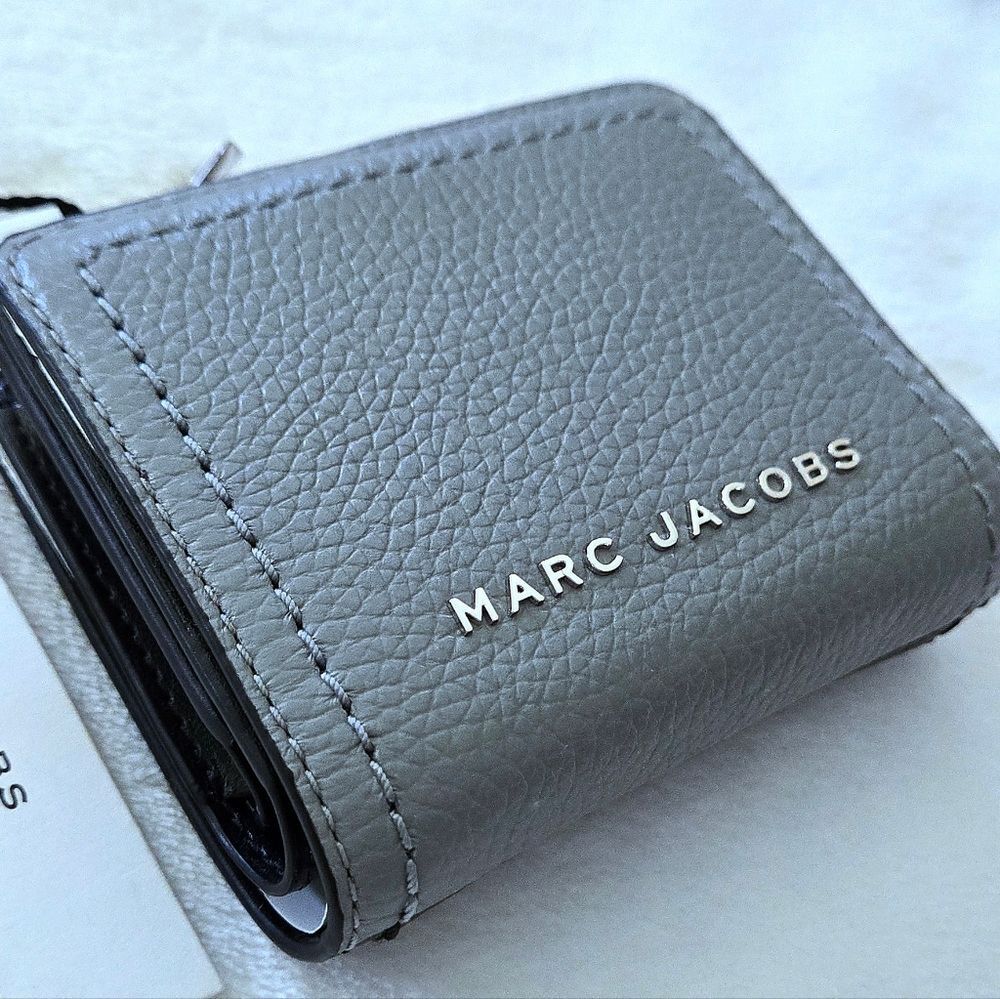 āØļøHPā2XāØļøMarc Jacobs Compact Wallet - NWT - Picture 4 of 16